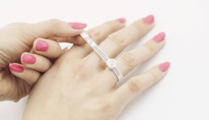 Read more about the article Como medir o tamanho do anel ideal para o seu dedo?