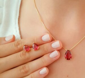 conjunto de colar e brincos