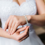 10 dicas para escolher a semijoia perfeita para o seu casamento!